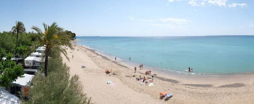 فندق Playa Montroig Camping Resort