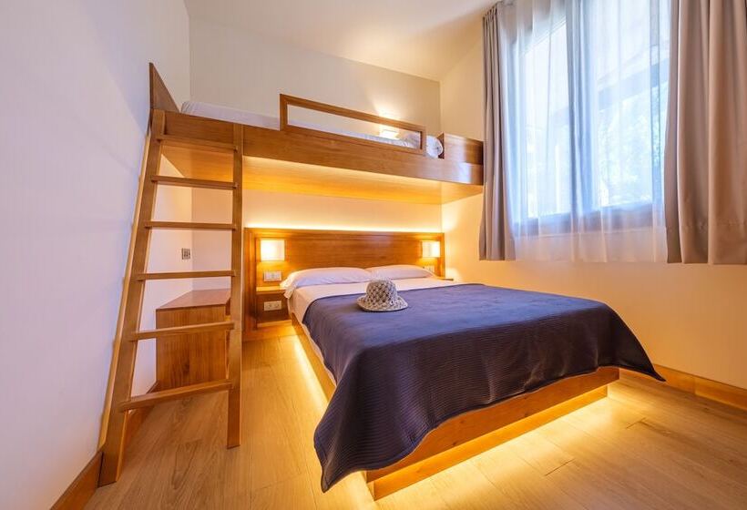 ホテル Playa Montroig Camping Resort