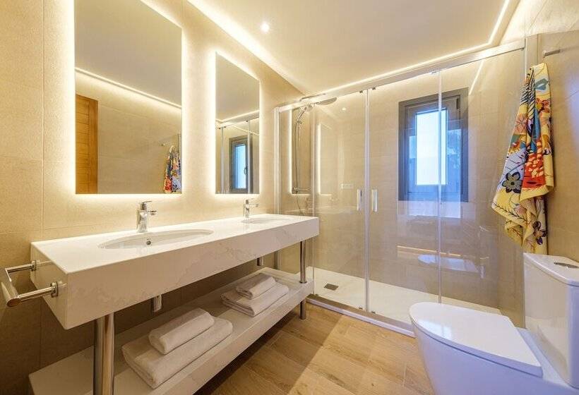 فندق Playa Montroig Camping Resort