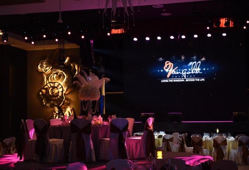 Vangohh Eminent Hotel & Spa