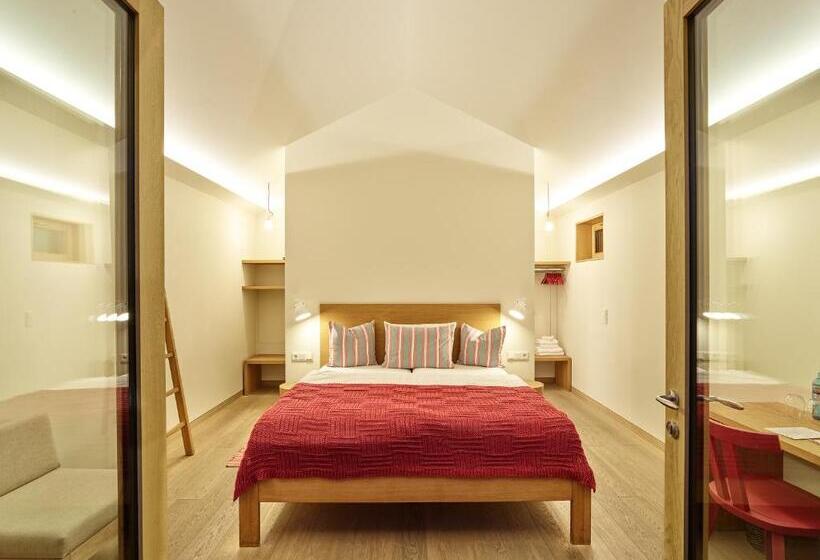 ホテル Weinkulturgut Longenschloder