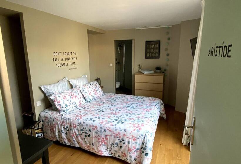 פנסיון Au 10 Bed & Breakfast