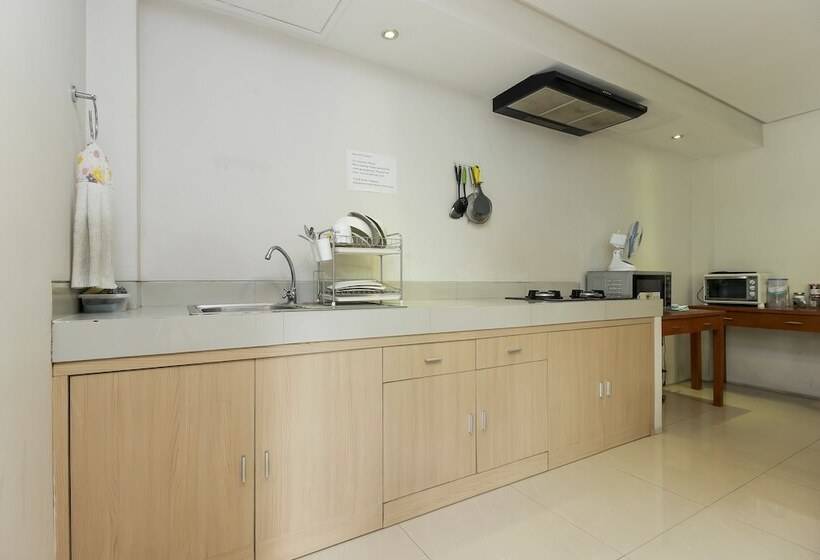 پانسیون Reddoorz @ Patal Senayan 4