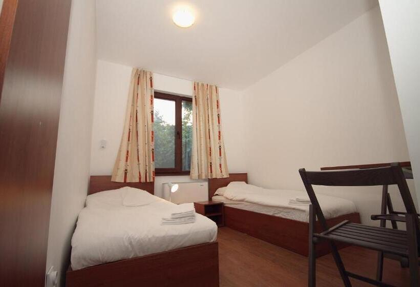 פנסיון Yan Bibiyan Guest House