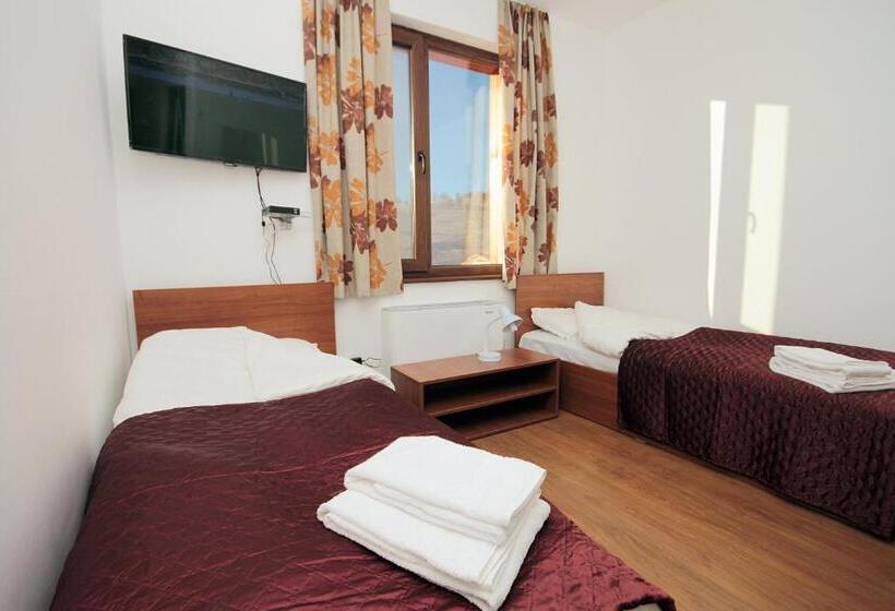 פנסיון Yan Bibiyan Guest House