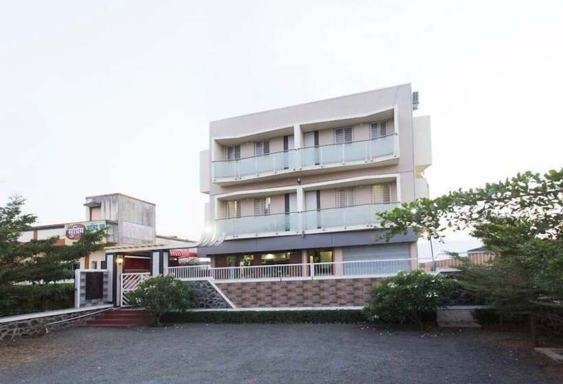 فندق Shri Niwas Executive