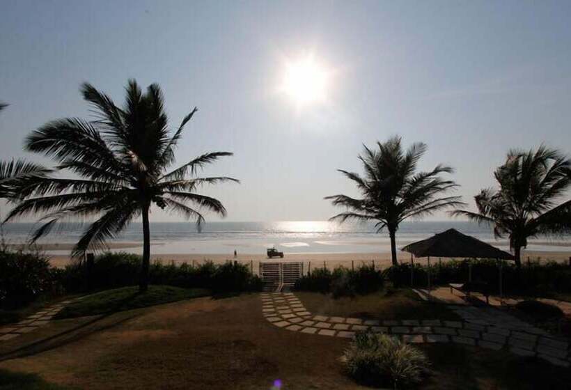 ホテル Regenta Beach House Resort, Goa