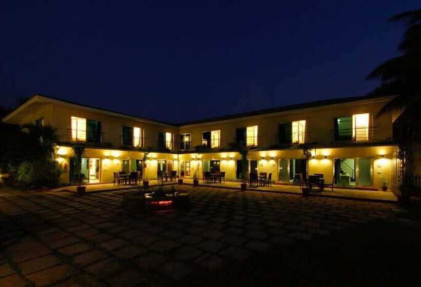 ホテル Regenta Beach House Resort, Goa