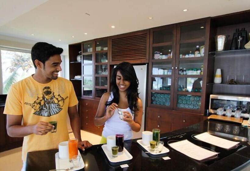 ホテル Regenta Beach House Resort, Goa