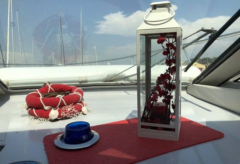 هتل Yacht Suite Civitavecchia