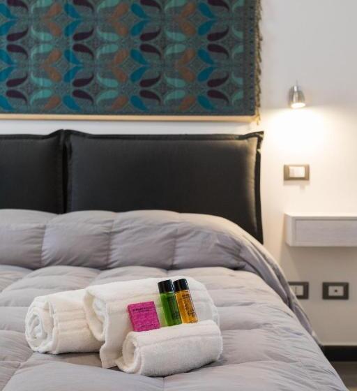 پانسیون My Way   Rooms   Palazzo San Matteo