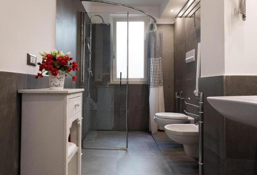 پانسیون My Way   Rooms   Palazzo San Matteo