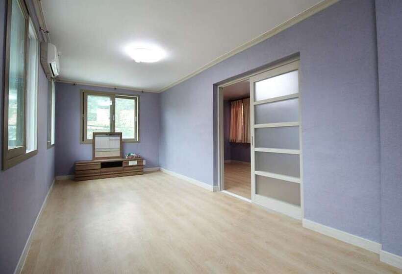 פנסיון Muju Haebaragi Hostel