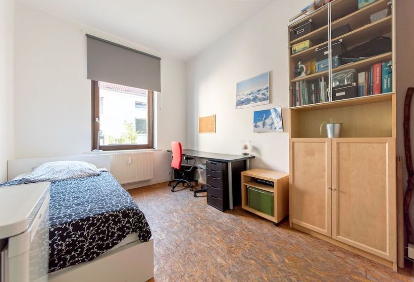 Пансион Private Room Warstraße