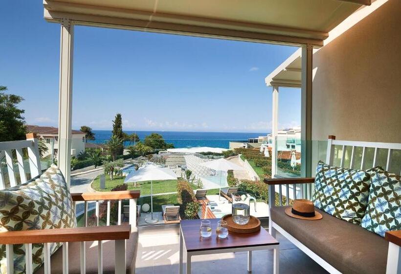 استراحتگاه Alexandra Elegance Bridging Generations