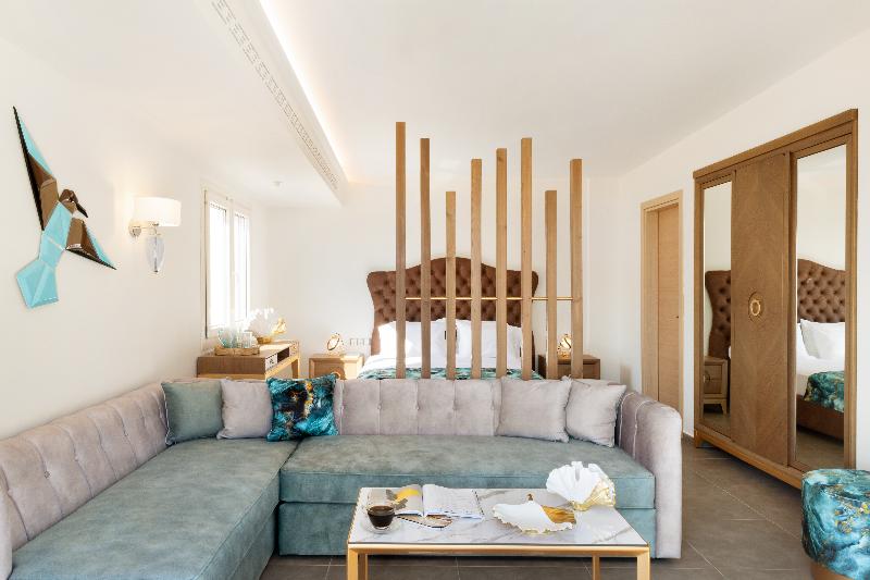 استراحتگاه Alexandra Elegance Bridging Generations