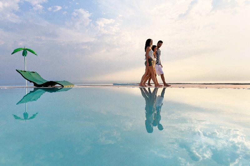 استراحتگاه Alexandra Elegance Bridging Generations