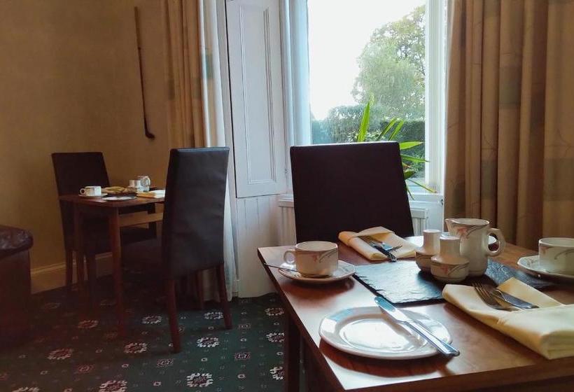 مبيت وإفطار The Laurels Guest House