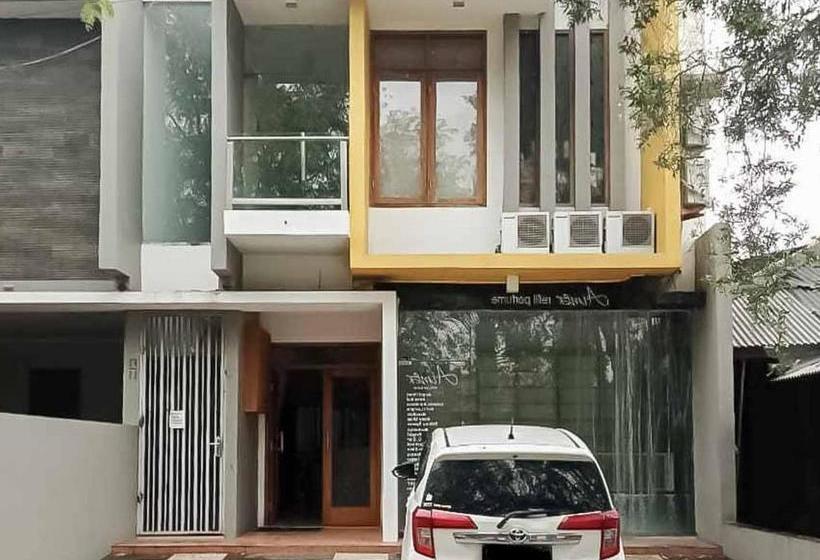 هتل Aimer Guest House Syariah Mitra Reddoorz