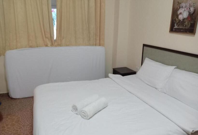 هتل Apartment Teluk Batik