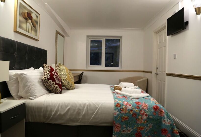 בית מלון כפרי Atz&h Inn