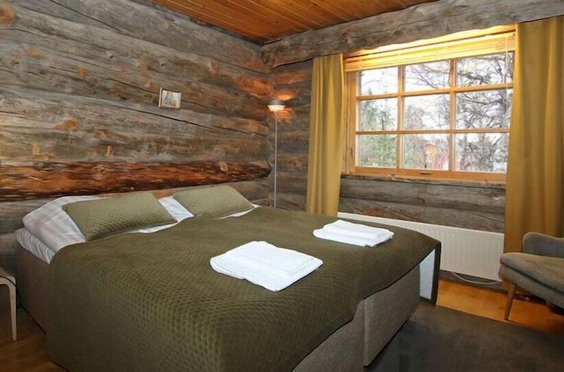 هتل Kuukkeli Log Houses Teerenpesä
