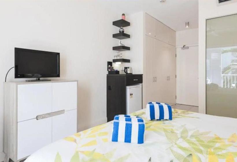 هتل The Beach Club Premium Private Apartments