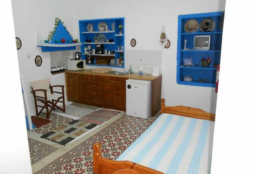 پانسیون Popi Studios