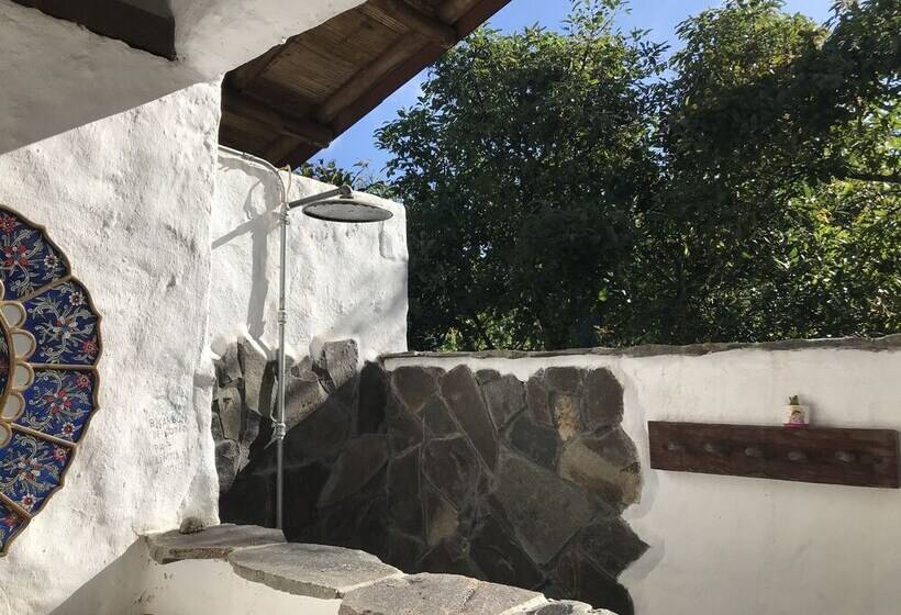 Viga Vieja Cabaña Rustica By Nomad Guru