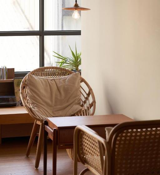 تختخواب و صبحانه Or Inn