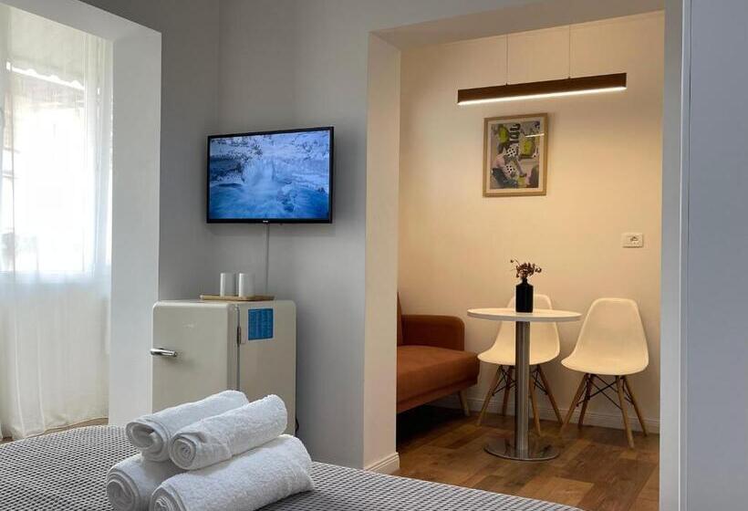 Central Studio Apartments