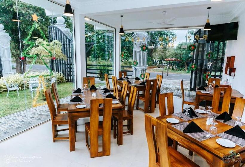 בית מלון כפרי Lakegala Resort