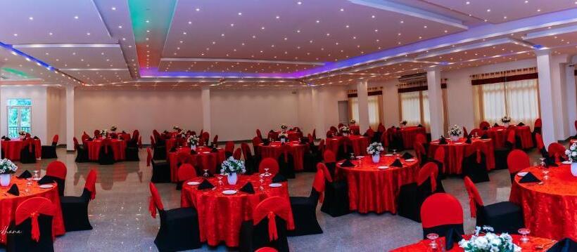 בית מלון כפרי Lakegala Resort