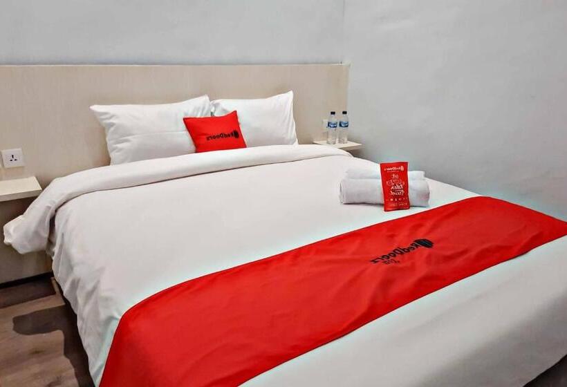 호텔 Reddoorz Cbd Polonia Medan