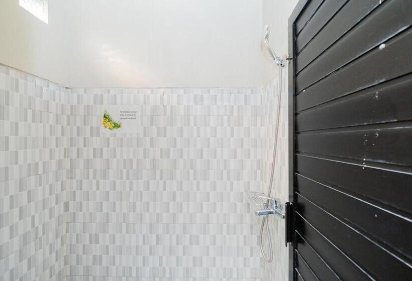 ホテル Reddoorz Near Kampung Inggris Pare