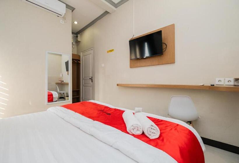 ホテル Reddoorz Near Kampung Inggris Pare