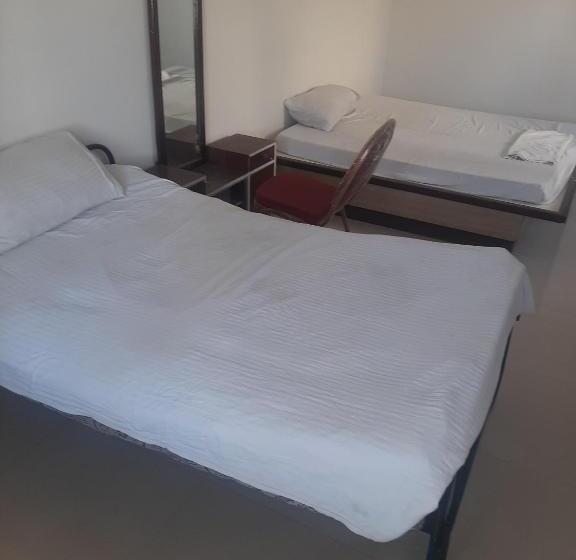 בית מלון כפרי Sri Vaari Residency