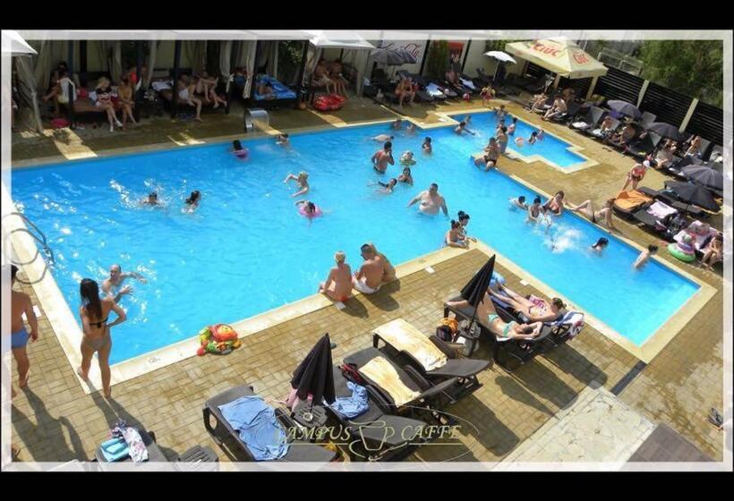 استراحتگاه Campus Caffe Mansion