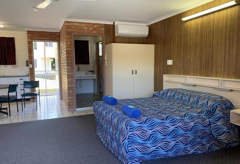 Sandpiper Motel