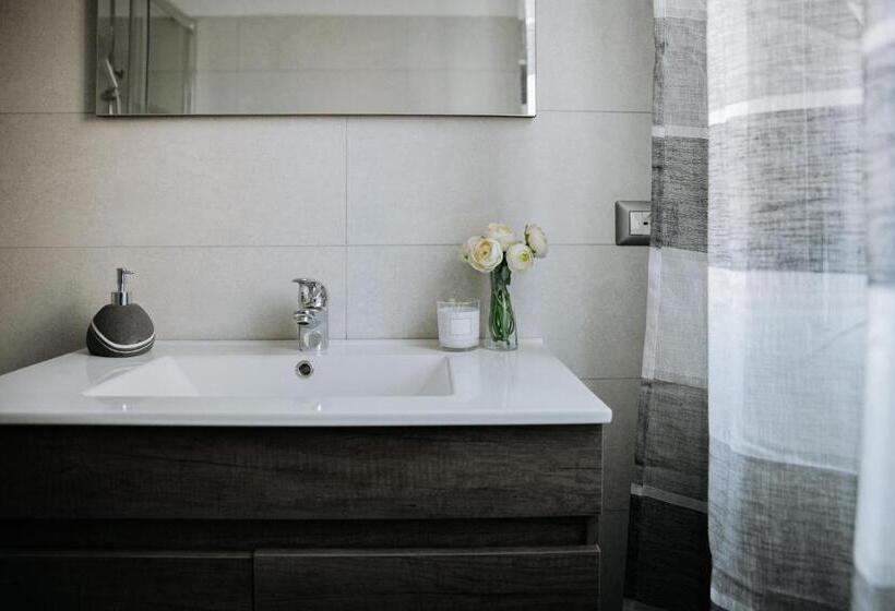 تختخواب و صبحانه Altrentatre