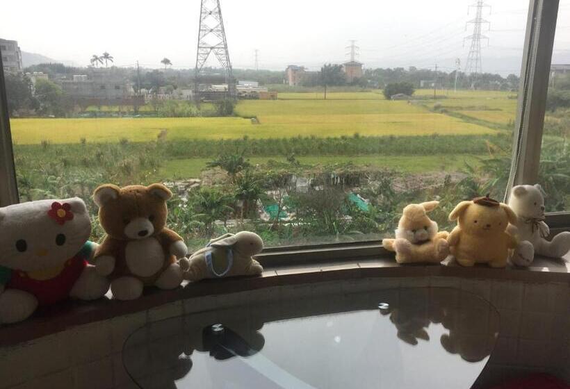 تختخواب و صبحانه Johnnie S Inn