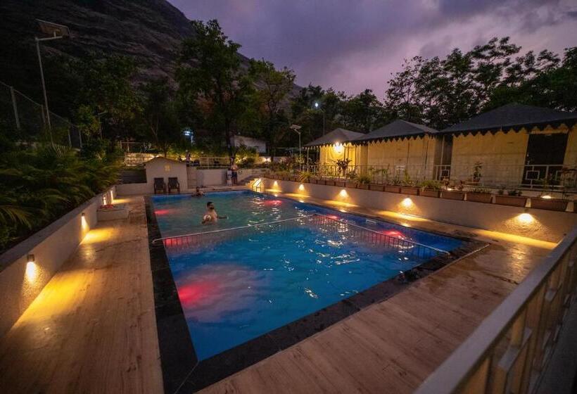 호텔 Indradhanush Hill Resort