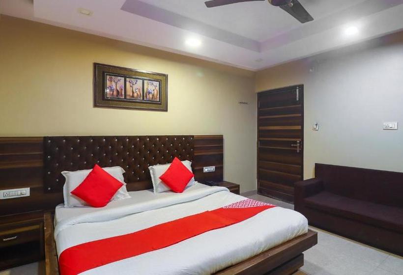 فندق Oyo 74639  Aman Palace