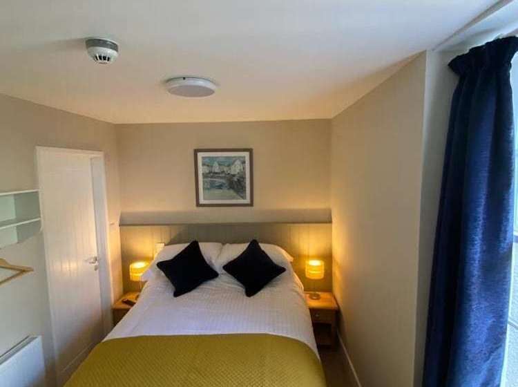 בית מלון כפרי The George Inn