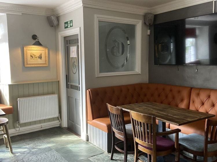 בית מלון כפרי The George Inn