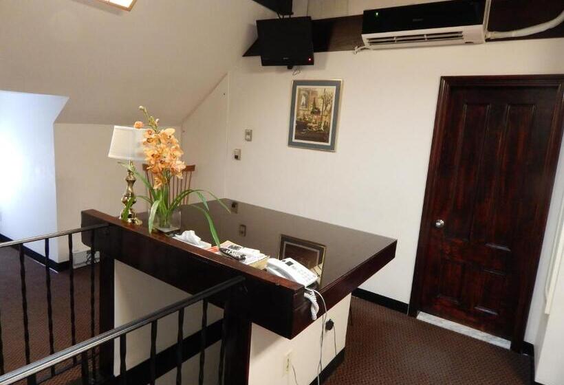 فندق A Friendly Inn At Harvard