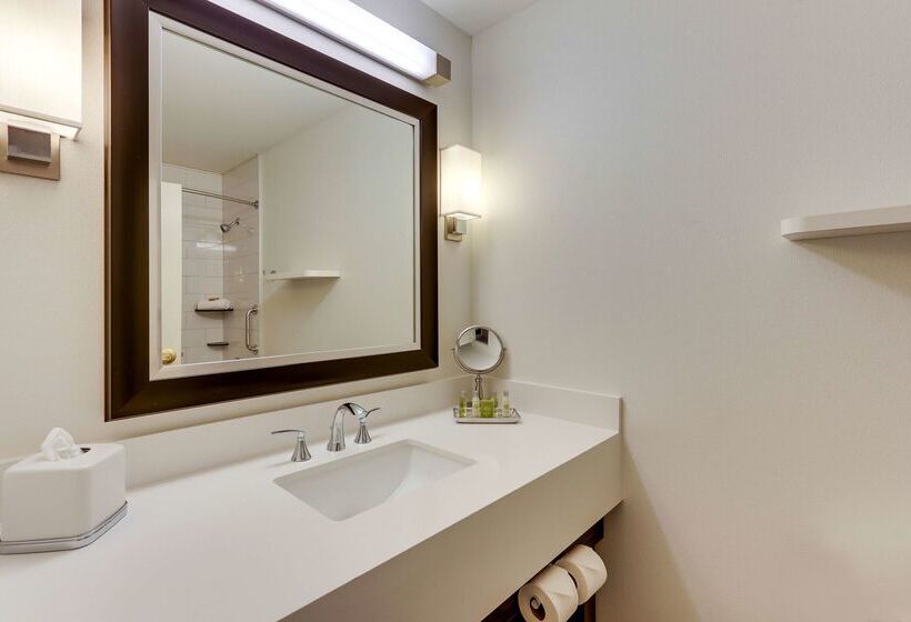 هتل Doubletree By Hilton St. Louis Forest Park