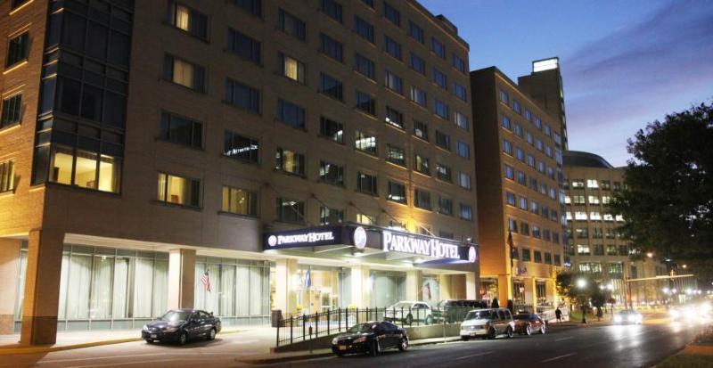 هتل Doubletree By Hilton St. Louis Forest Park