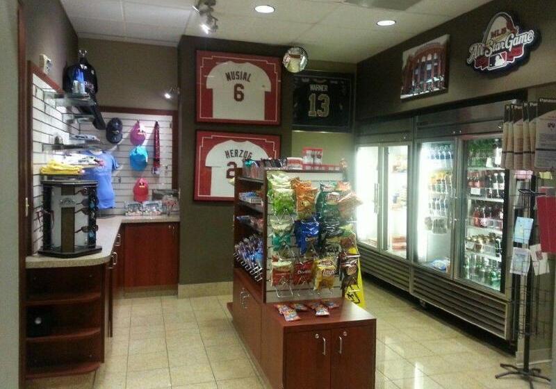 Отель Doubletree By Hilton St. Louis Forest Park