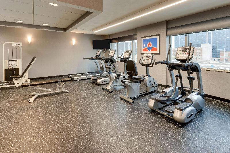 هتل Doubletree By Hilton St. Louis Forest Park